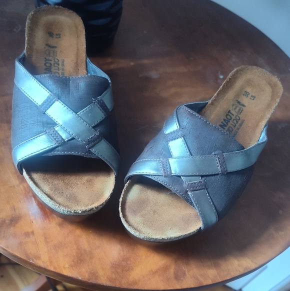 Naot Pixie Open Toe Wedge Sandal - Picture 2 of 7